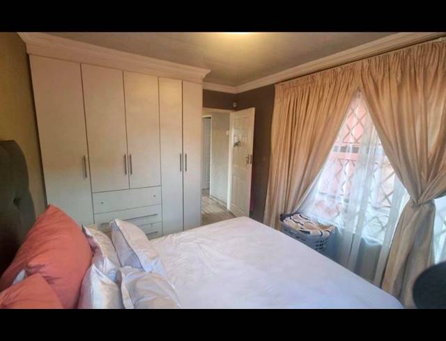 3 BEDROOM HOUSE FOR SALE IN THE ORCHARDS